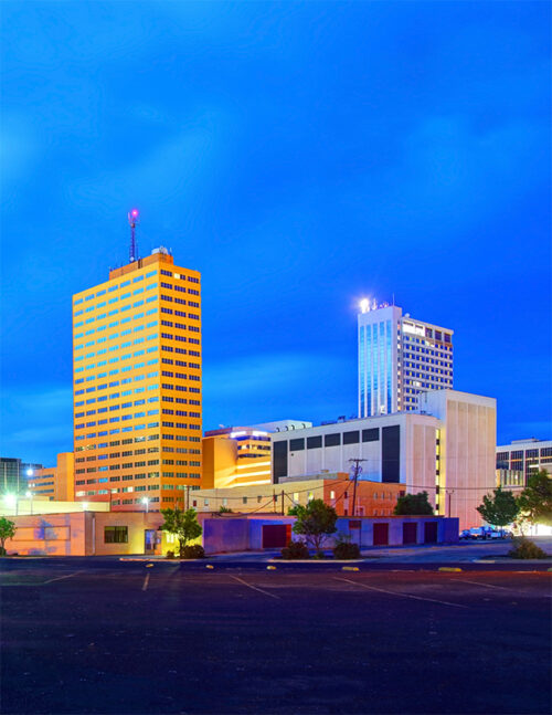Imagen del centro de Midland, Texas, con edificios
